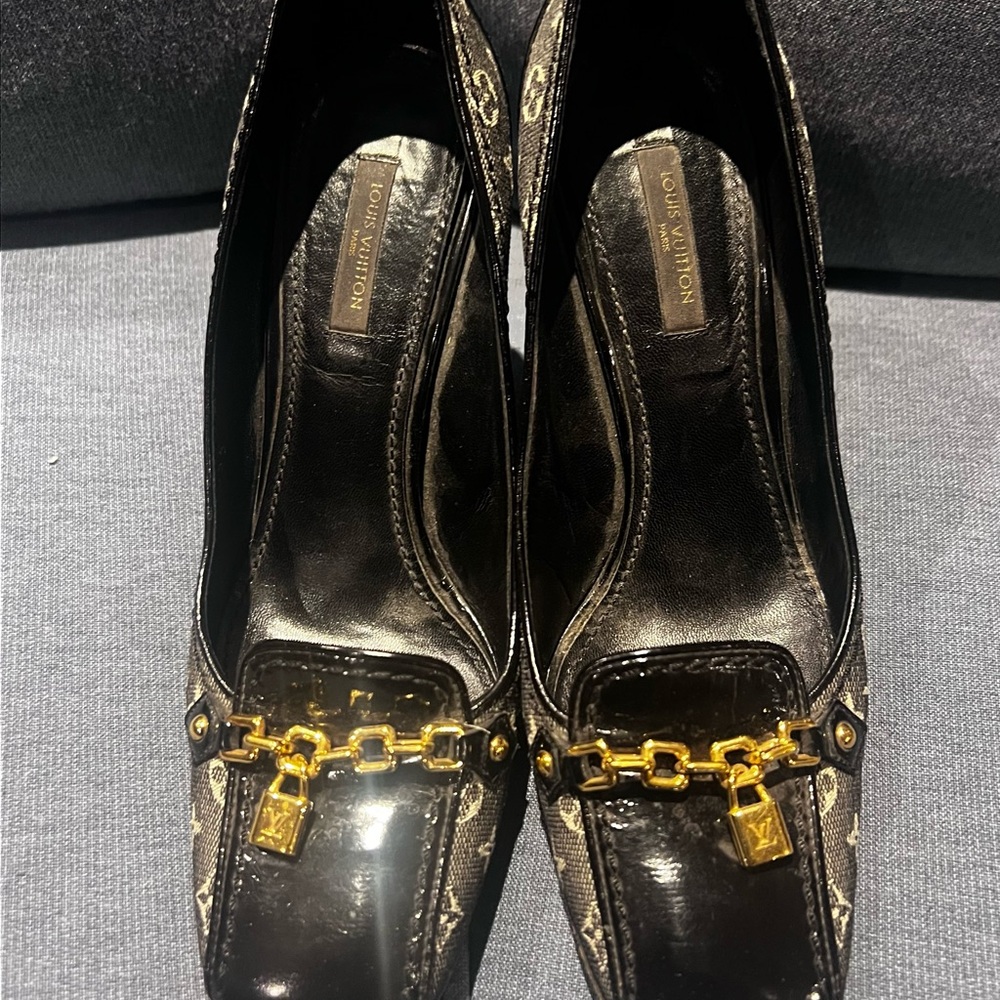 Louis Vuitton Black Patent Leather Stiletto Pumps